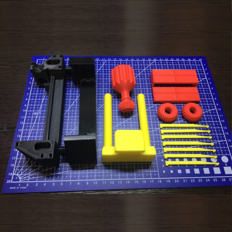 3D печать держателя для монтажа печатных плат 