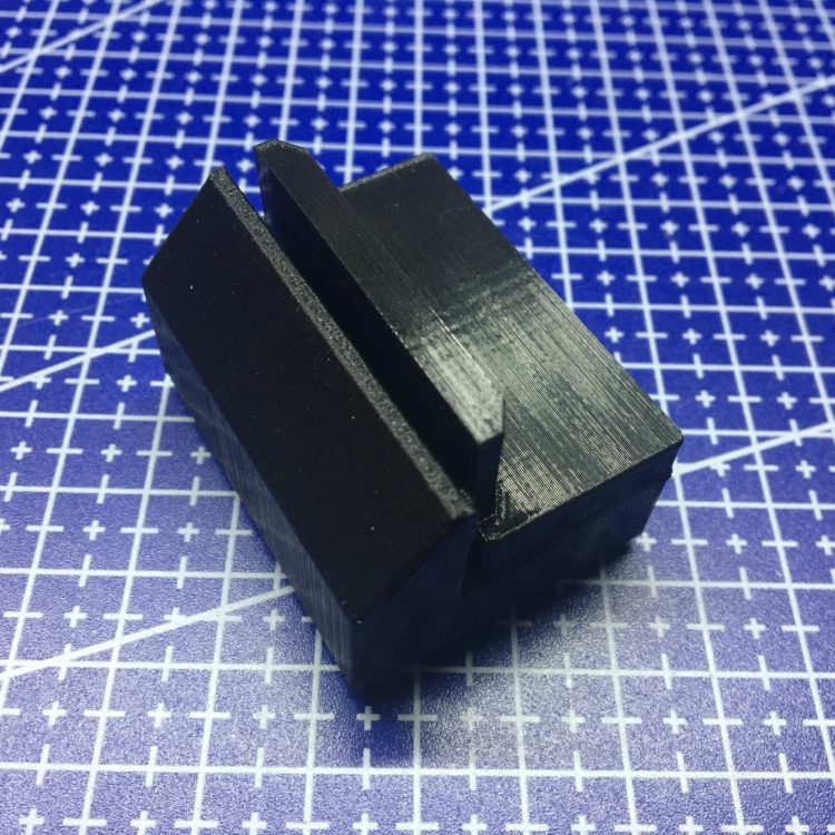 3D печать фиксатора стекла для шкафа
